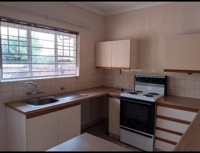 1 BEDROOM TOWNHOUSE FOR SALE IN NORTON PARK